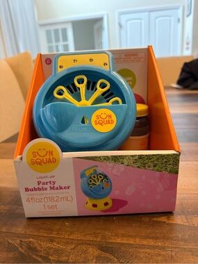 Sun Squad Light-Up Party Bubble Maker w/ Solution 4 fl oz Blue/Yellow Set